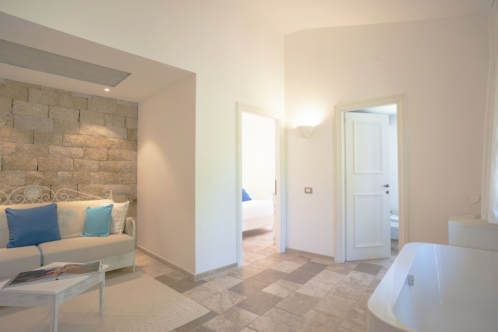 Hotel Cala Caterina - Relaxing Escape — Hotel rooms in Villasimius, Sardinia
