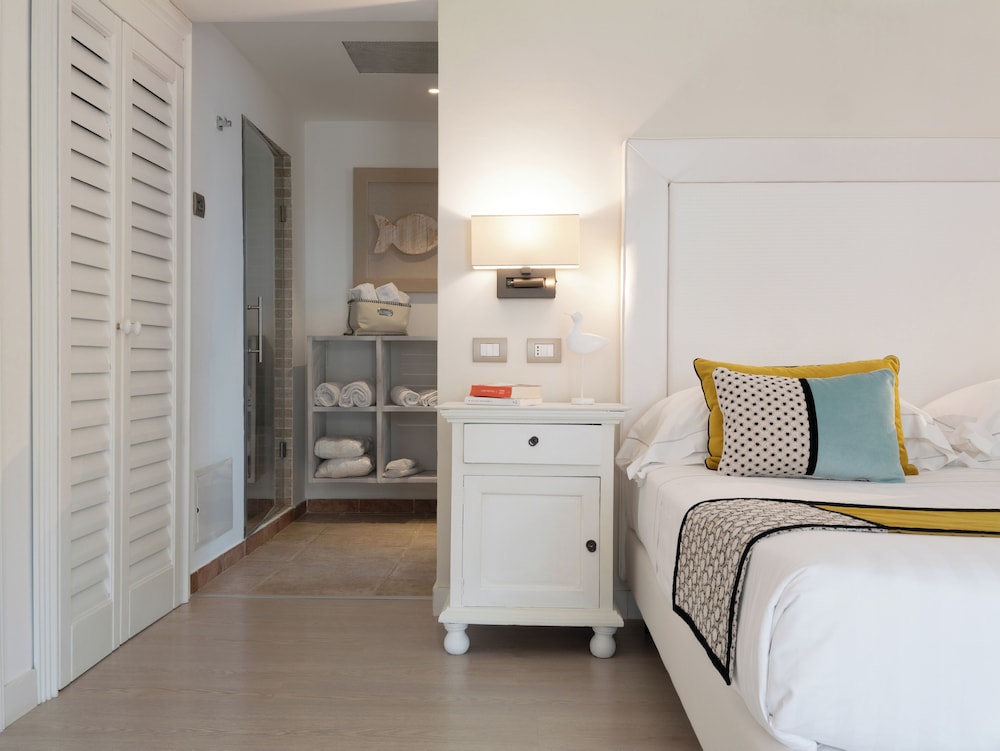 Hotel Cala Caterina - Relaxing Escape — Hotel rooms in Villasimius, Sardinia