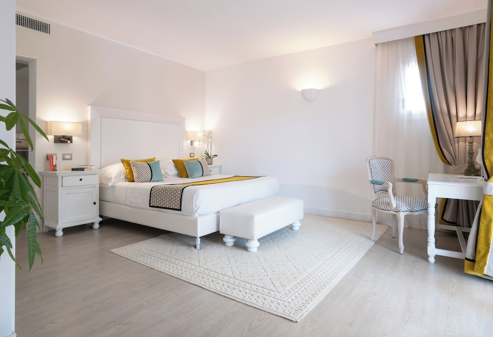 Hotel Cala Caterina - Relaxing Escape — Hotel rooms in Villasimius, Sardinia