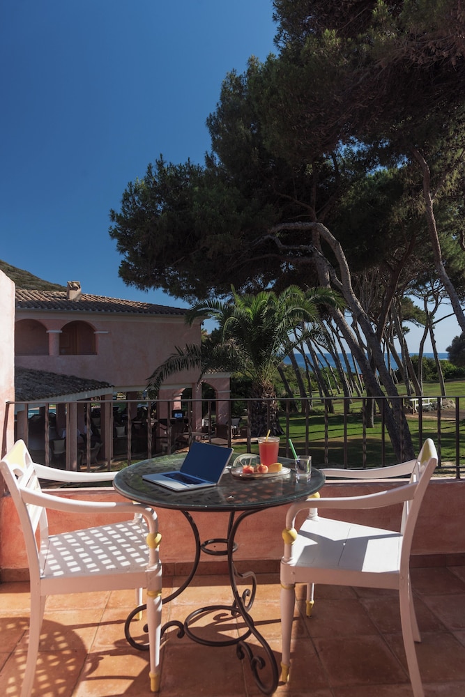 Hotel Cala Caterina - Relaxing Escape — Hotel building in Villasimius, Sardinia