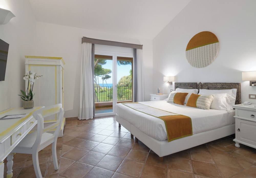 Hotel Cala Caterina - Relaxing Escape — Hotel rooms in Villasimius, Sardinia