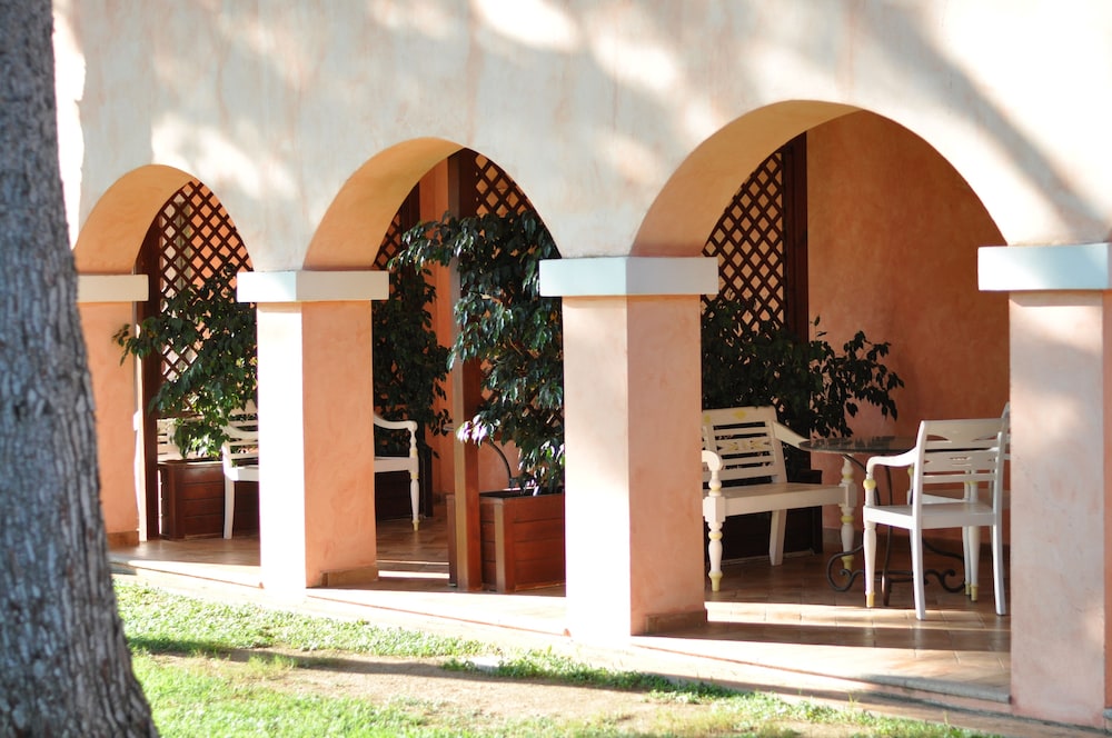 Hotel Cala Caterina - Relaxing Escape — Hotel building in Villasimius, Sardinia