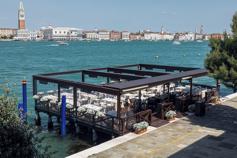 Hotel Cipriani, A Belmond Hotel, Venice — Restaurant & bars in Venice, Veneto