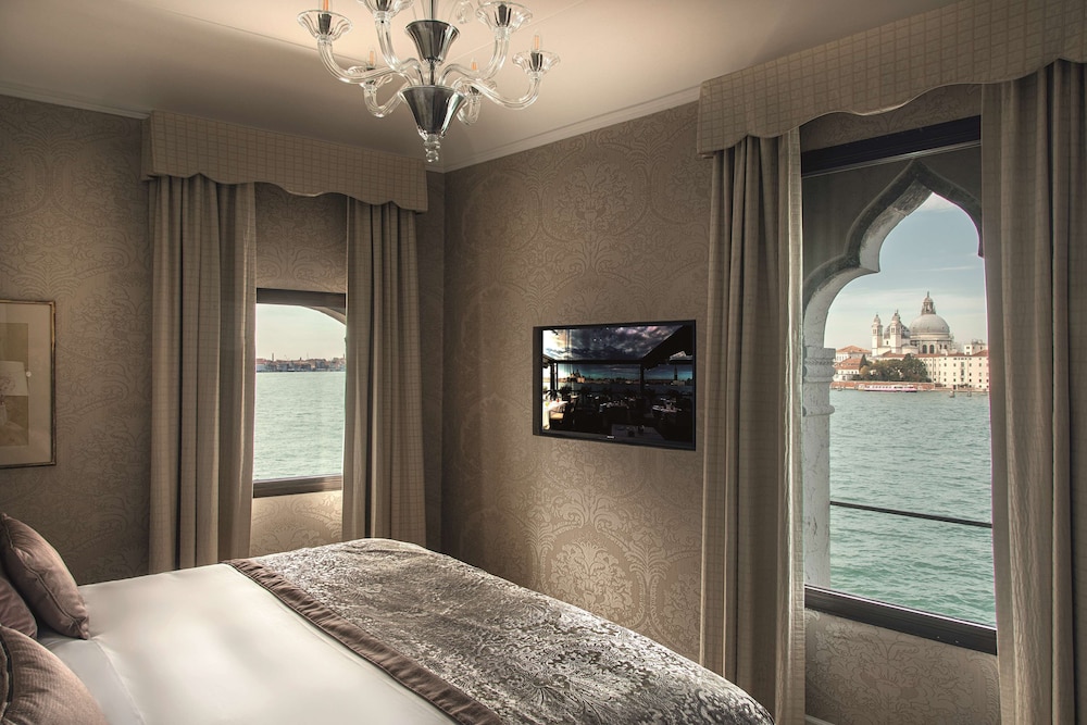 Hotel Cipriani, A Belmond Hotel, Venice — Hotel rooms in Venice, Veneto