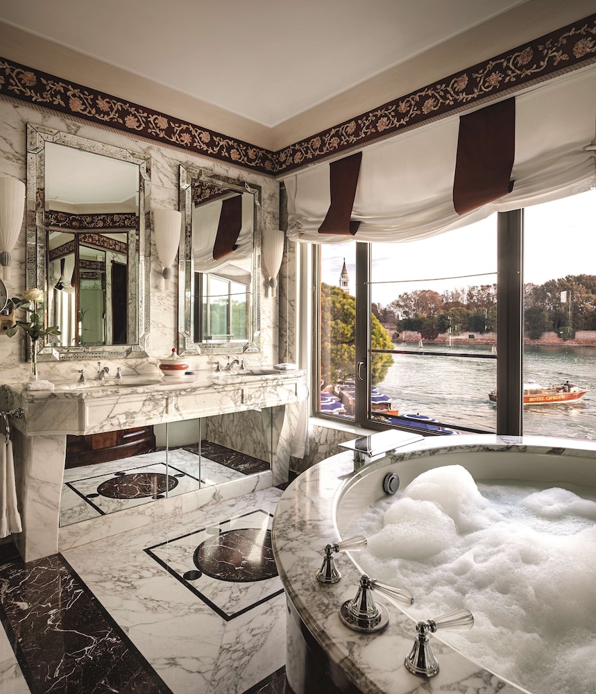Hotel Cipriani, A Belmond Hotel, Venice — Hotel rooms in Venice, Veneto