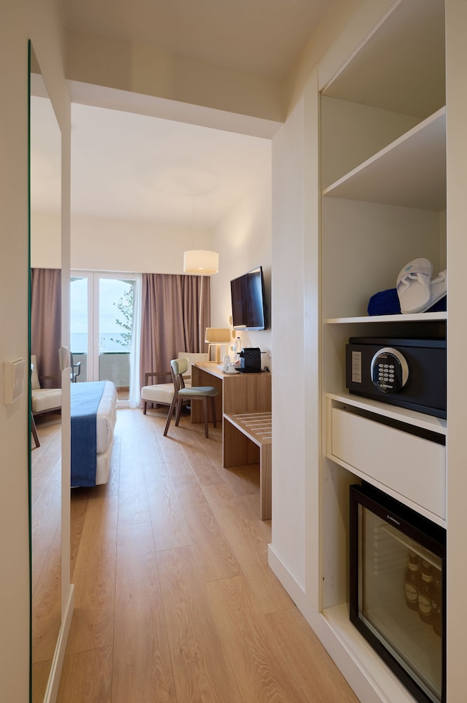 AluaSoul Menorca Hotel - Adults Only — Hotel rooms in S'Algar, Balearic Islands
