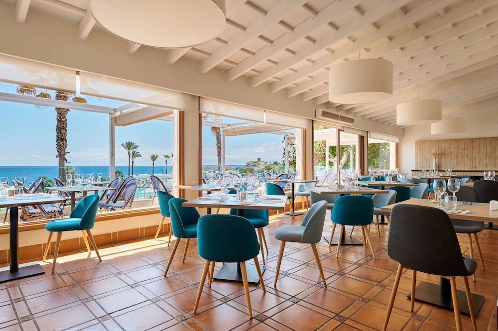 AluaSoul Menorca Hotel - Adults Only — Restaurant & bars in S'Algar, Balearic Islands