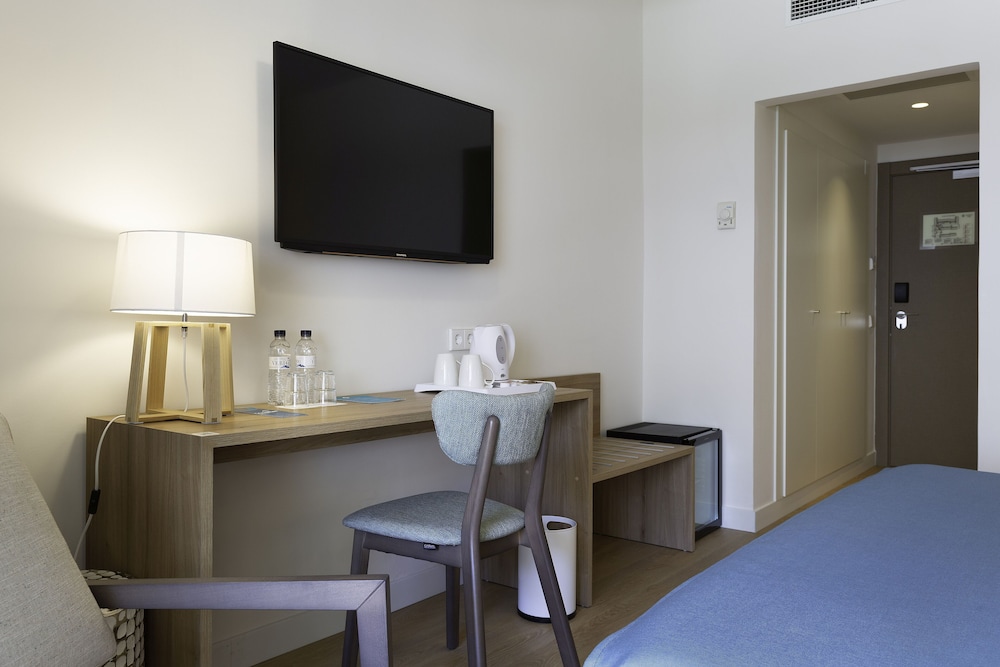 AluaSoul Menorca Hotel - Adults Only — Hotel rooms in S'Algar, Balearic Islands