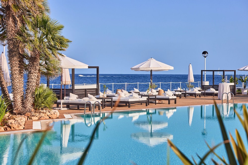 AluaSoul Menorca Hotel - Adults Only — Swimming pool in S'Algar, Balearic Islands