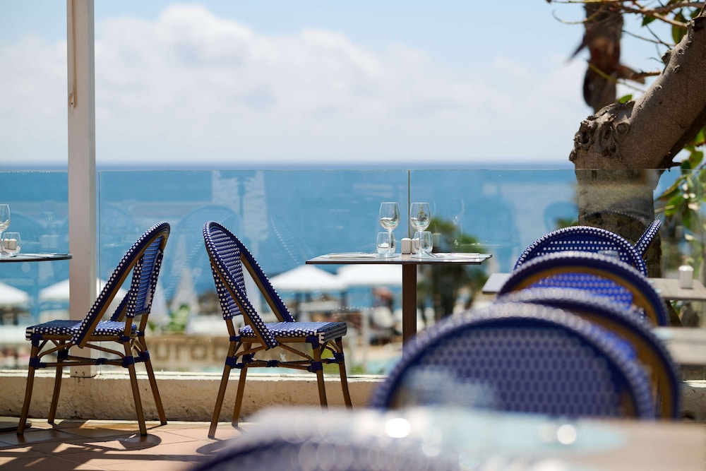 AluaSoul Menorca Hotel - Adults Only — Restaurant & bars in S'Algar, Balearic Islands