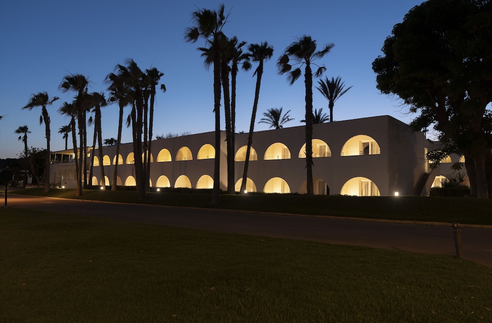 AluaSoul Menorca Hotel - Adults Only — Hotel building in S'Algar, Balearic Islands