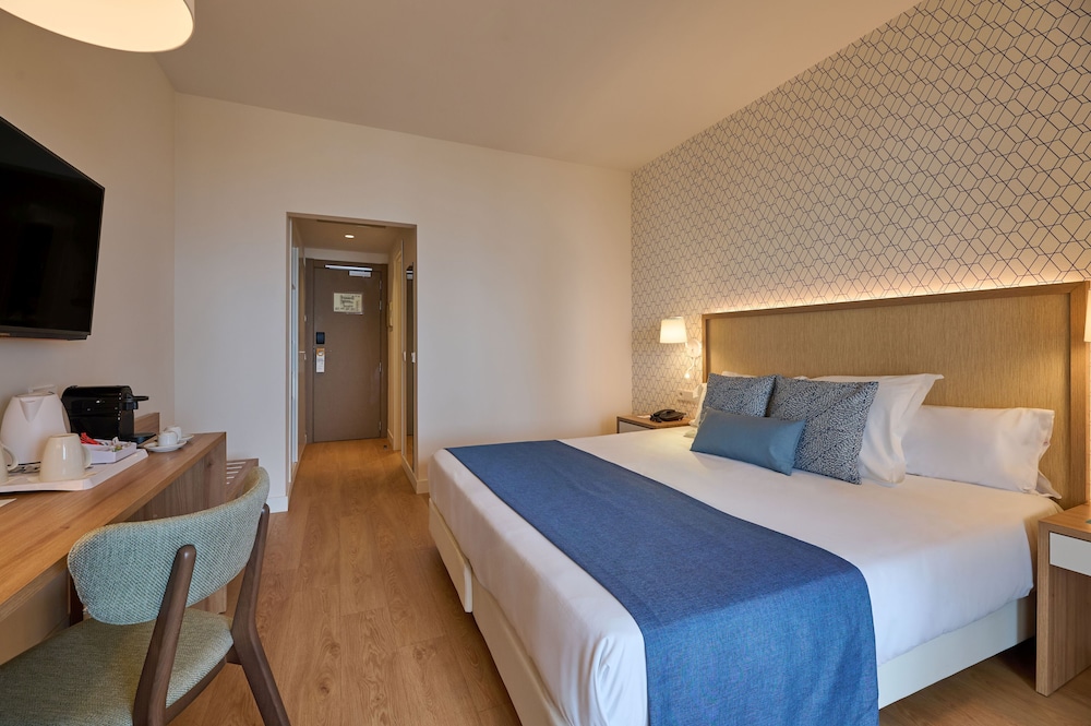 AluaSoul Menorca Hotel - Adults Only — Hotel rooms in S'Algar, Balearic Islands