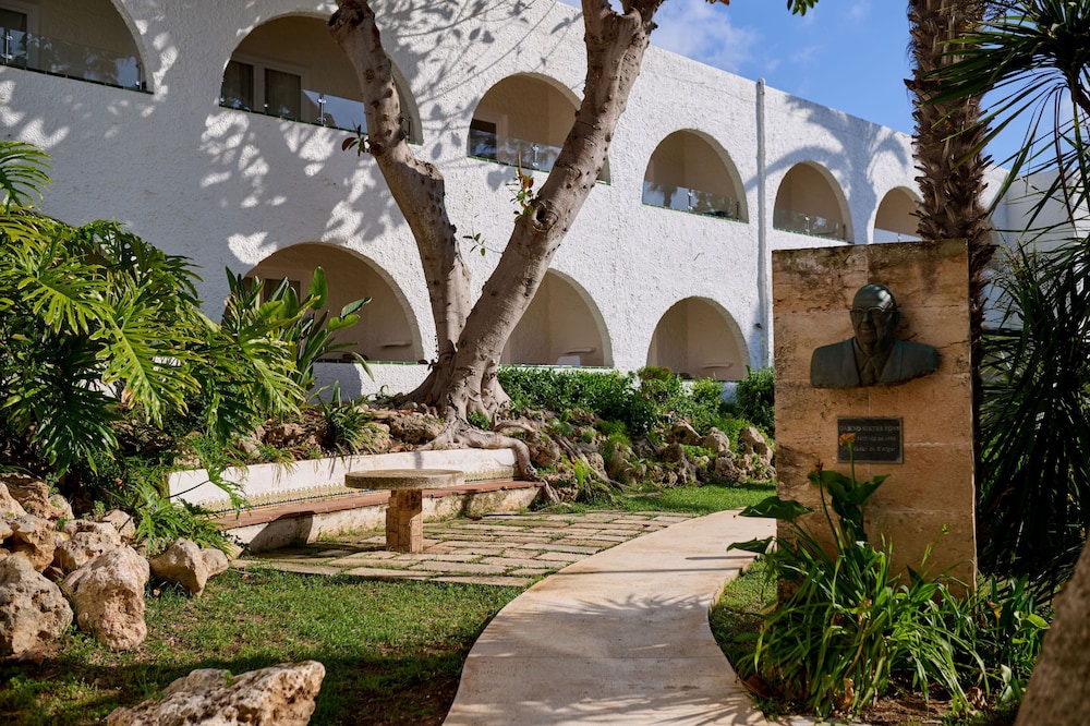 AluaSoul Menorca Hotel - Adults Only — Hotel building in S'Algar, Balearic Islands