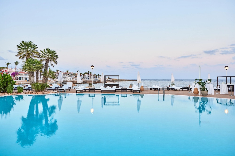 AluaSoul Menorca Hotel - Adults Only — Swimming pool in S'Algar, Balearic Islands