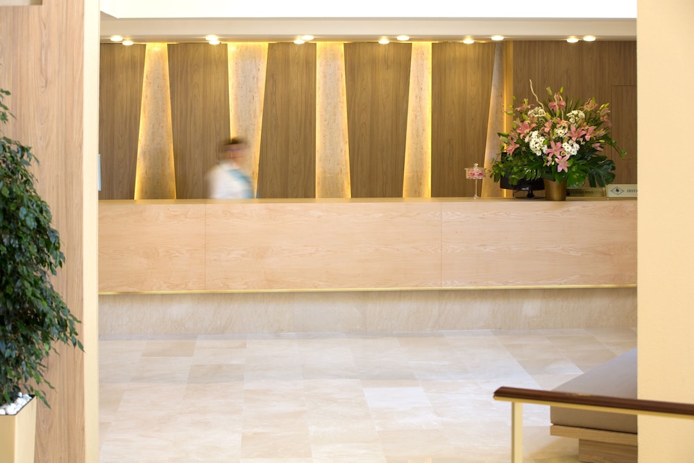 Hotel Sabina & Suites — Hotel building in Cala Millor, Balearic Islands
