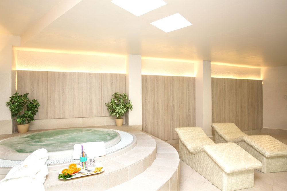 Hotel Sabina & Suites — Spa in Cala Millor, Balearic Islands