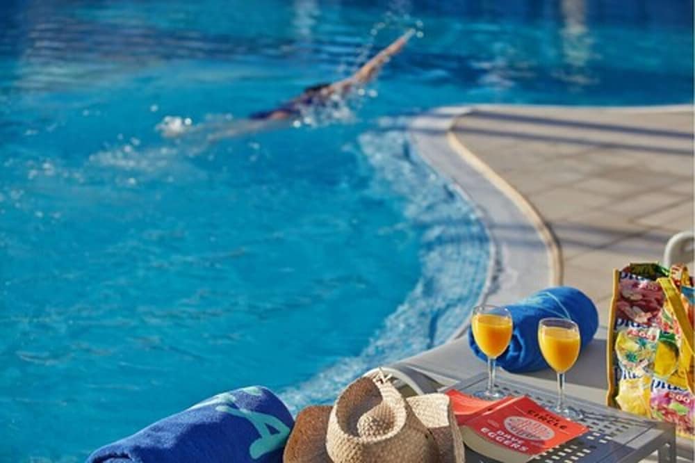 Hotel Sabina & Suites — Swimming pool in Cala Millor, Balearic Islands