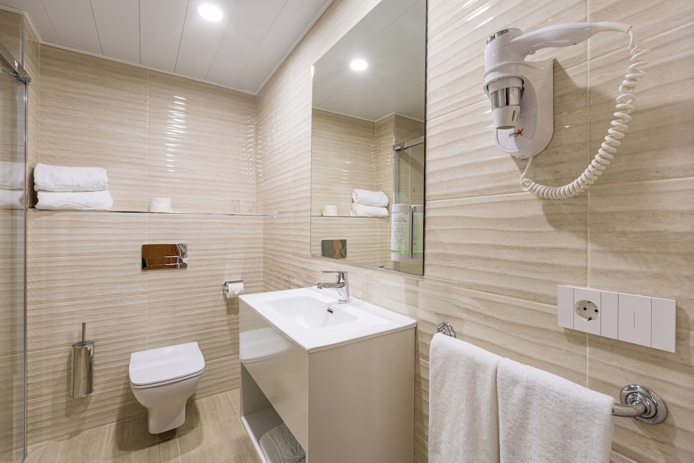 Hotel Gran Sol Ibiza — Hotel rooms in San Antonio, Balearic Islands