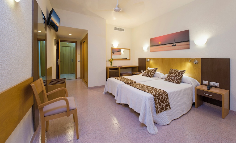 Hotel Gran Sol Ibiza — Hotel rooms in San Antonio, Balearic Islands