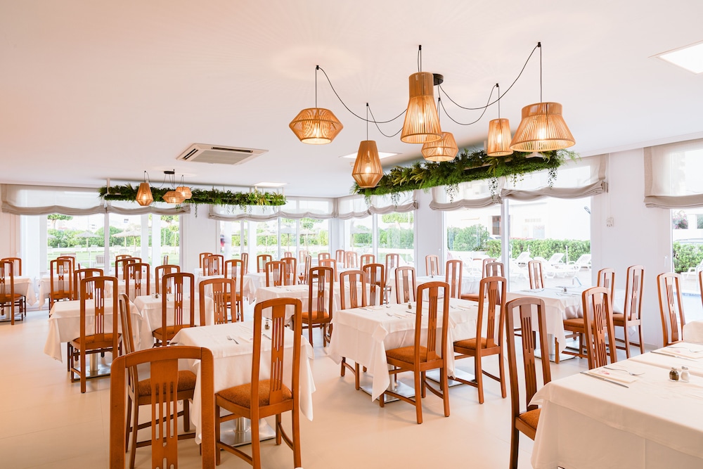 Hotel Gran Sol Ibiza — Restaurant & bars in San Antonio, Balearic Islands