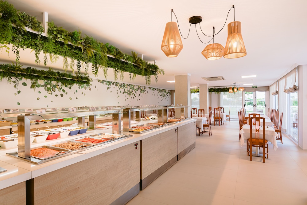 Hotel Gran Sol Ibiza — Restaurant & bars in San Antonio, Balearic Islands