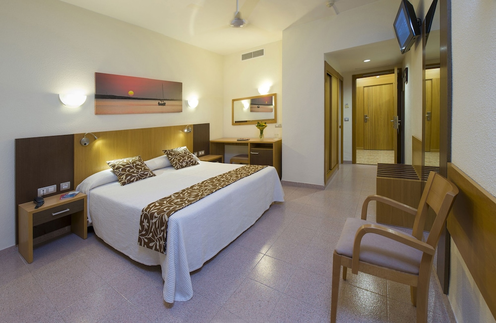 Hotel Gran Sol Ibiza — Hotel rooms in San Antonio, Balearic Islands