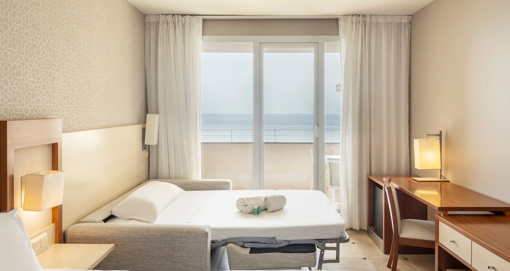 Hotel ILUNION Fuengirola — Hotel rooms in Fuengirola, Andalusia
