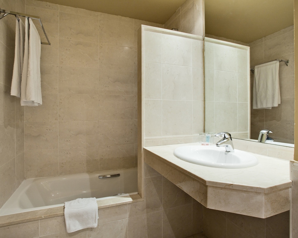Hotel ILUNION Fuengirola — Hotel rooms in Fuengirola, Andalusia