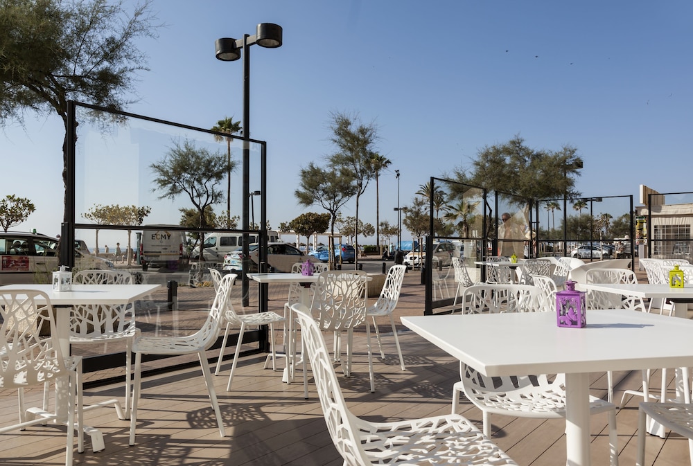 Hotel ILUNION Fuengirola — Restaurant & bars in Fuengirola, Andalusia