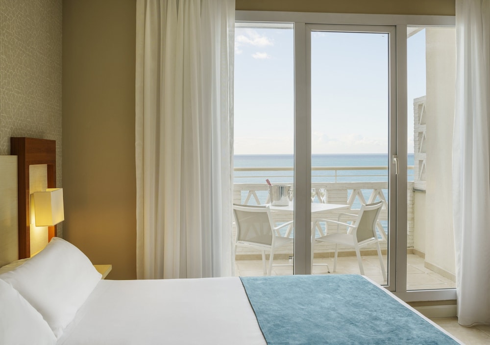 Hotel ILUNION Fuengirola — Hotel rooms in Fuengirola, Andalusia