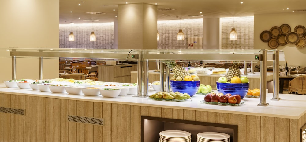 Hotel ILUNION Fuengirola — Restaurant & bars in Fuengirola, Andalusia