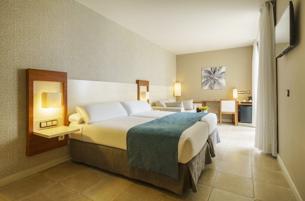 Hotel ILUNION Fuengirola — Hotel rooms in Fuengirola, Andalusia