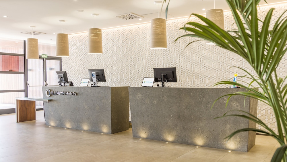 Hotel ILUNION Fuengirola — Hotel building in Fuengirola, Andalusia