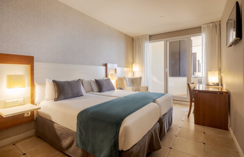 Hotel ILUNION Fuengirola — Hotel rooms in Fuengirola, Andalusia