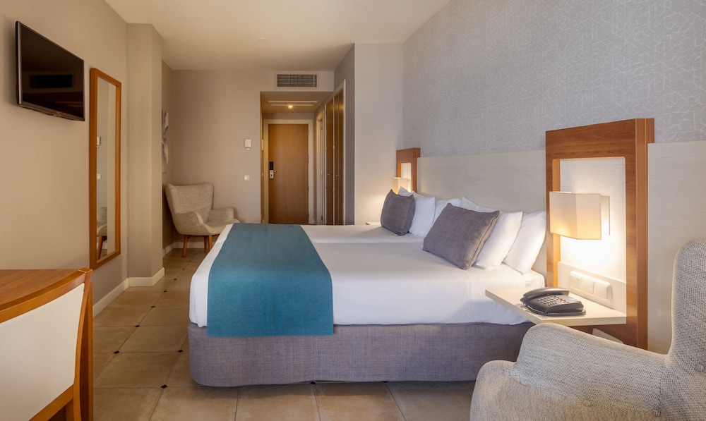 Hotel ILUNION Fuengirola — Hotel rooms in Fuengirola, Andalusia