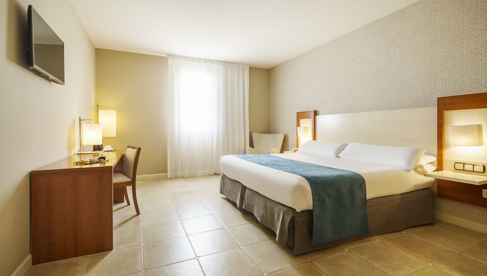 Hotel ILUNION Fuengirola — Hotel rooms in Fuengirola, Andalusia