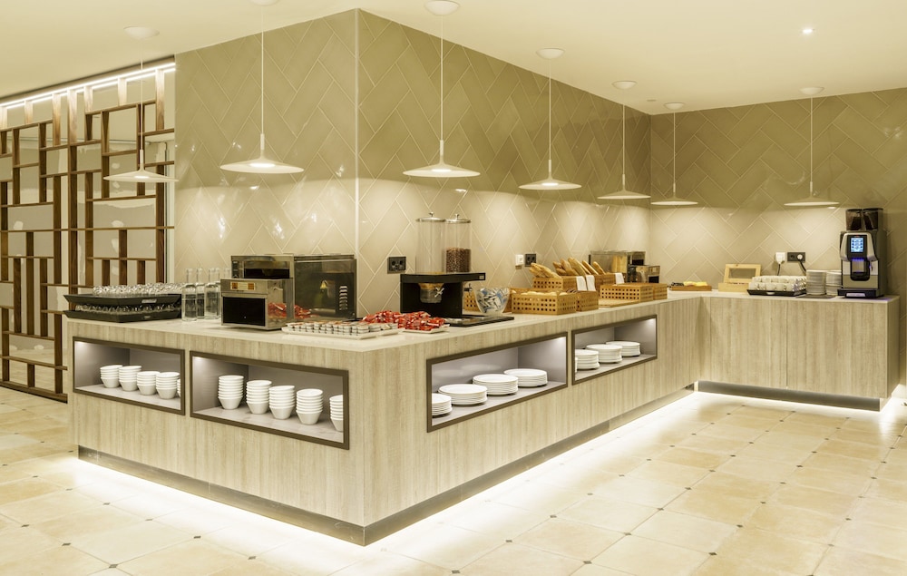 Hotel ILUNION Fuengirola — Restaurant & bars in Fuengirola, Andalusia