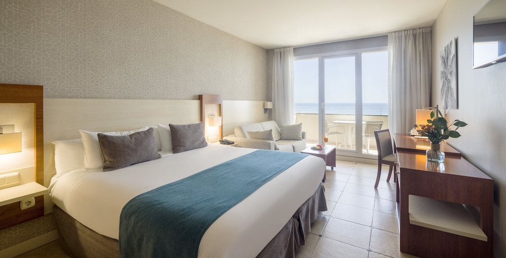 Hotel ILUNION Fuengirola — Hotel rooms in Fuengirola, Andalusia