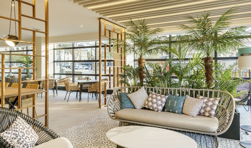 Hotel ILUNION Fuengirola — Restaurant & bars in Fuengirola, Andalusia