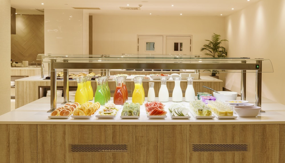 Hotel ILUNION Fuengirola — Restaurant & bars in Fuengirola, Andalusia