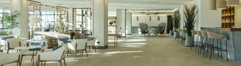 Hotel ILUNION Fuengirola — Hotel building in Fuengirola, Andalusia