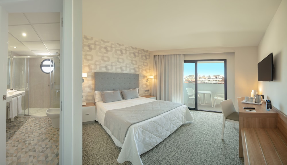 Hotel RH Corona del Mar By Hoteles RH — Hotel rooms in Benidorm, Valencian Community