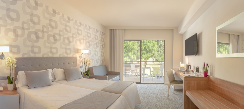 Hotel RH Corona del Mar By Hoteles RH — Hotel rooms in Benidorm, Valencian Community