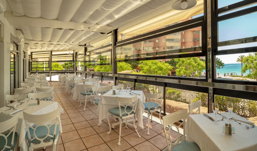 Hotel RH Corona del Mar By Hoteles RH — Restaurant & bars in Benidorm, Valencian Community
