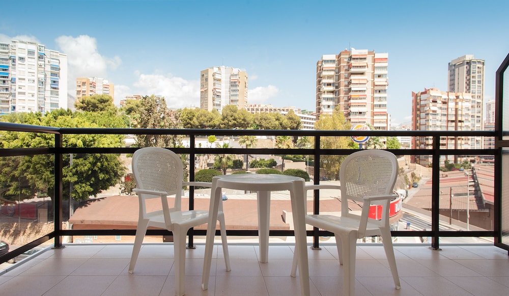 Hotel RH Corona del Mar By Hoteles RH — Hotel rooms in Benidorm, Valencian Community