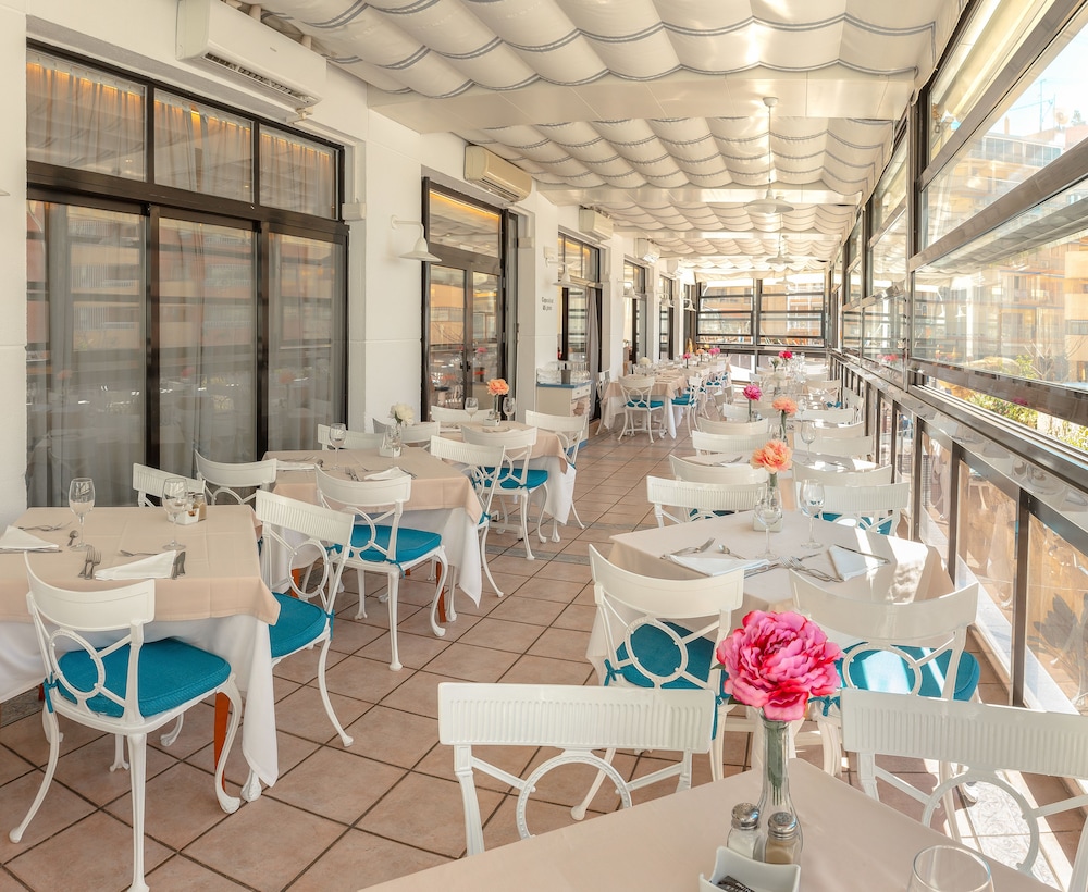 Hotel RH Corona del Mar By Hoteles RH — Restaurant & bars in Benidorm, Valencian Community