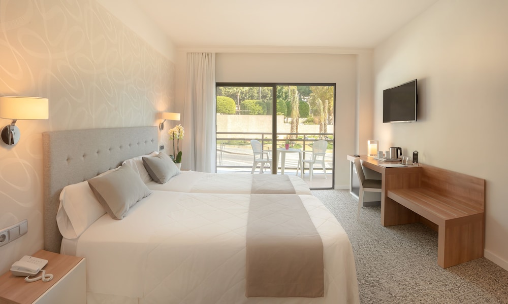Hotel RH Corona del Mar By Hoteles RH — Hotel rooms in Benidorm, Valencian Community