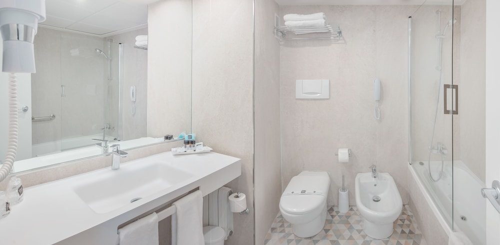 Hotel RH Corona del Mar By Hoteles RH — Hotel rooms in Benidorm, Valencian Community