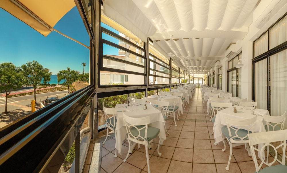 Hotel RH Corona del Mar By Hoteles RH — Restaurant & bars in Benidorm, Valencian Community