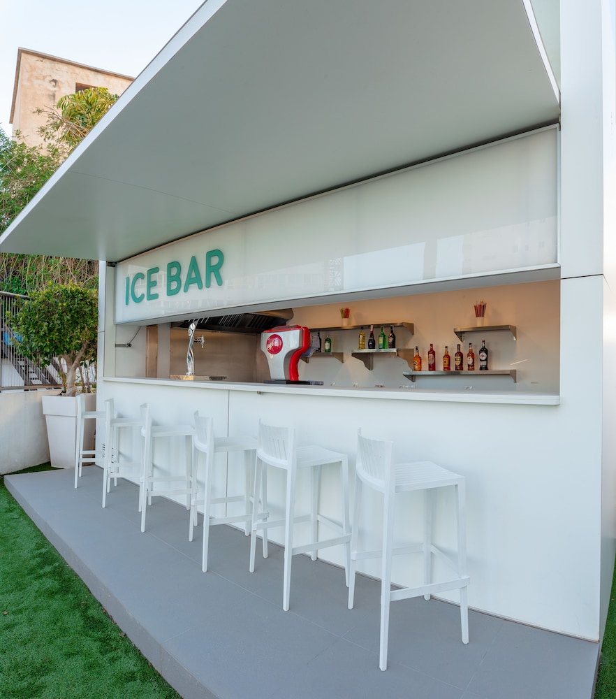 Hotel RH Corona del Mar By Hoteles RH — Restaurant & bars in Benidorm, Valencian Community